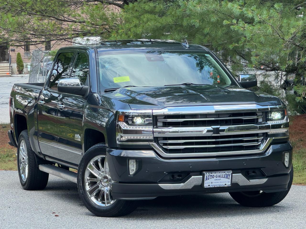 2017 Chevrolet Silverado 1500 4WD Crew Cab 143.5" High Country