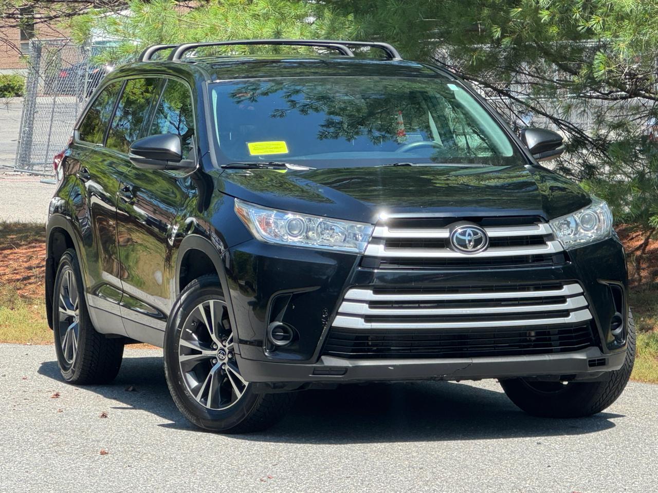 2019 Toyota Highlander LE V6 AWD (Natl) 7 SEATING