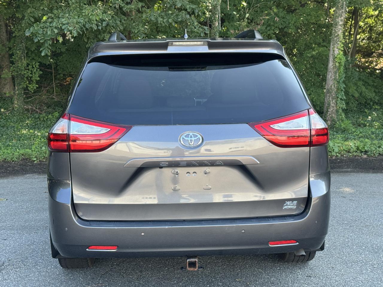 Toyota Sienna  2018