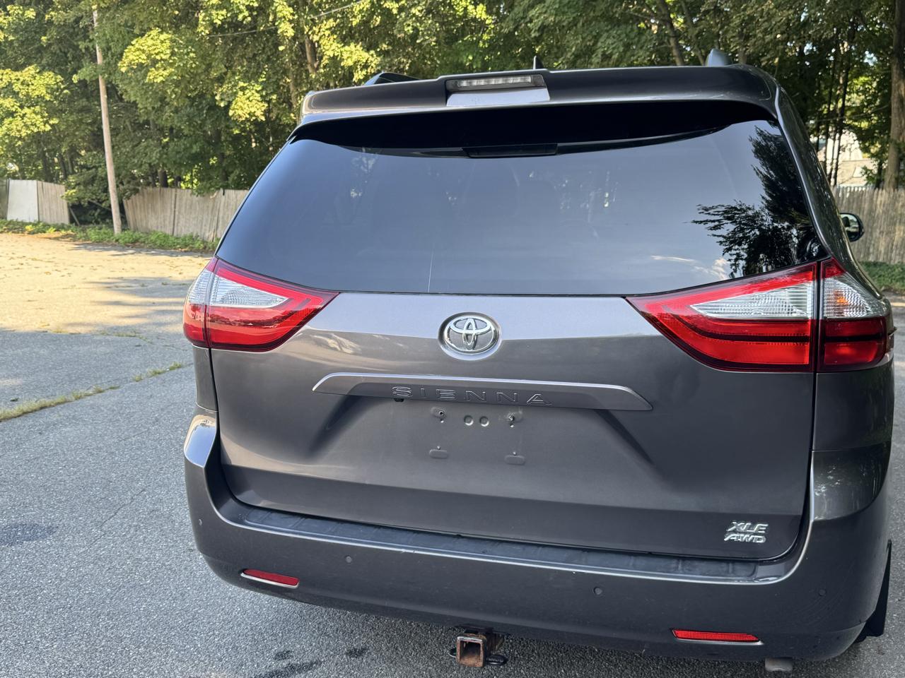 Toyota Sienna  2018