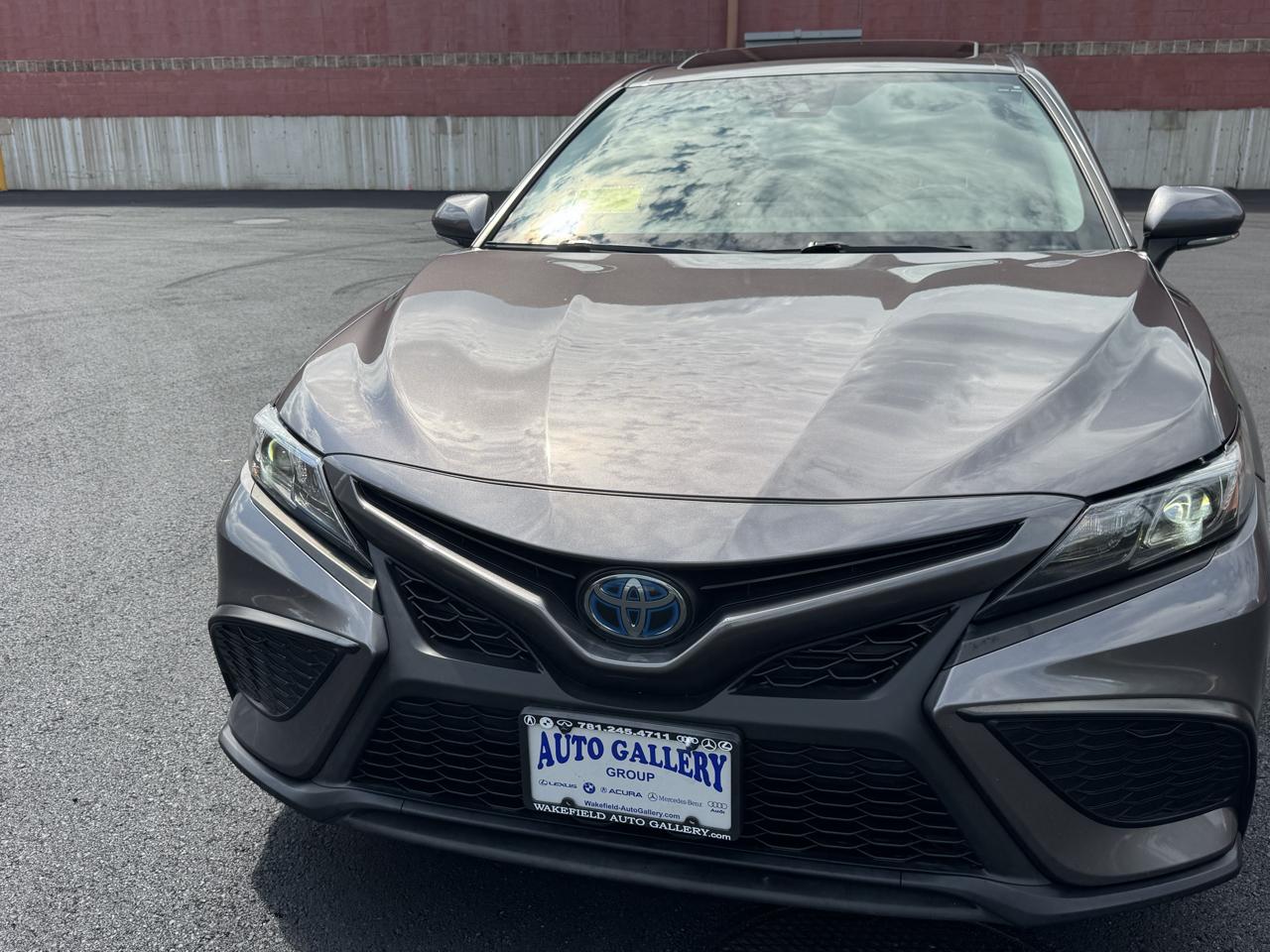 Toyota Camry Hybrid SE CVT (Natl) 2022