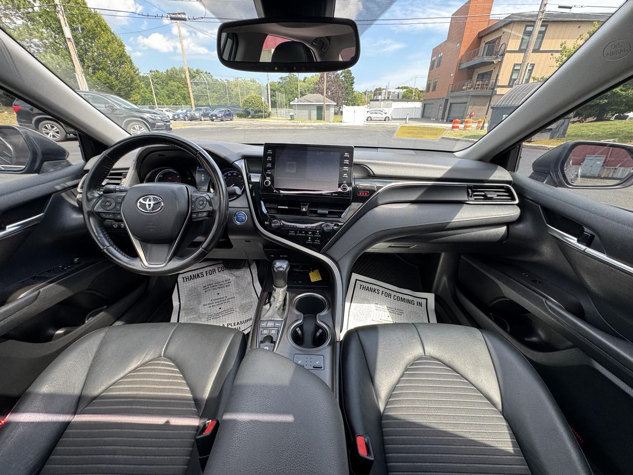 Toyota Camry Hybrid SE CVT (Natl) 2022