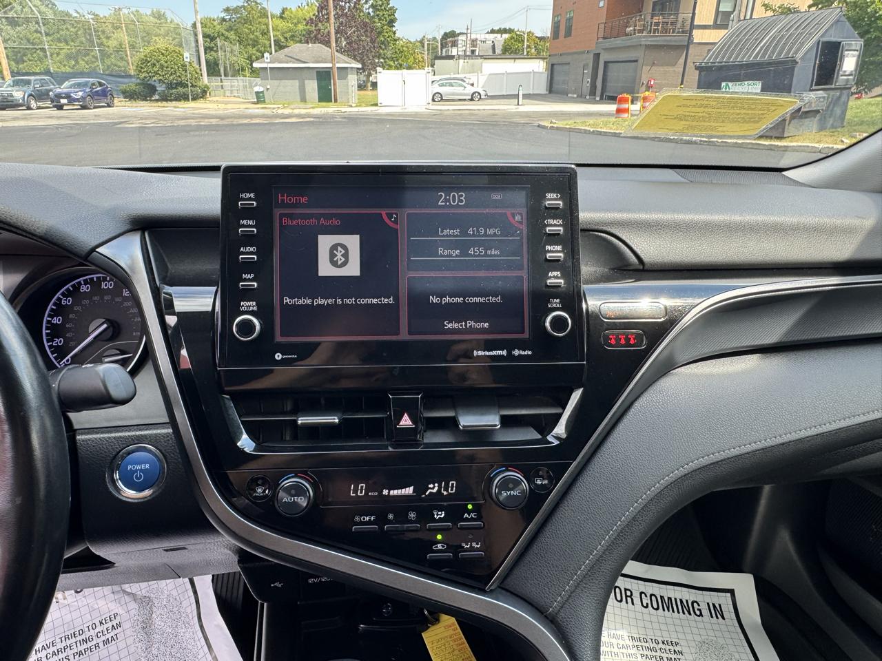 Toyota Camry Hybrid SE CVT (Natl) 2022