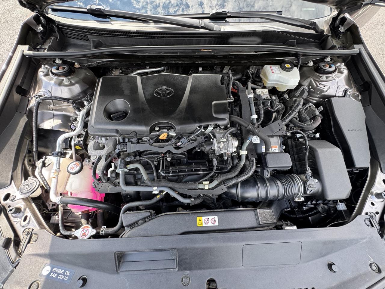 Toyota Camry Hybrid SE CVT (Natl) 2022