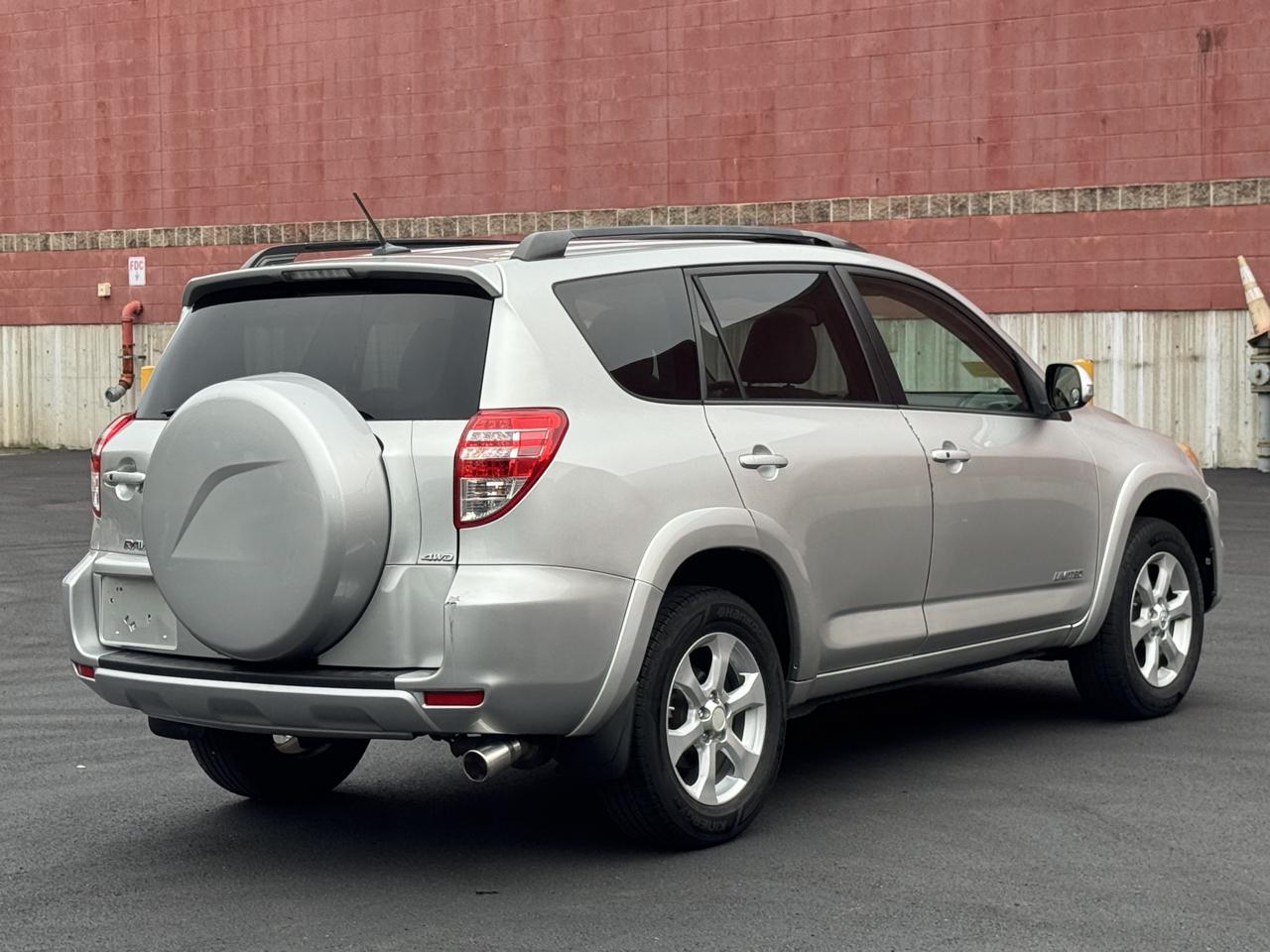 Toyota RAV4 4WD 4dr I4 Limited (Natl) 2012