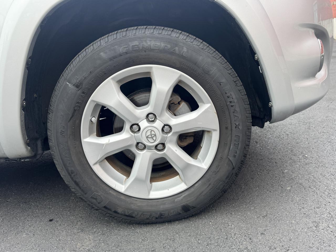 Toyota RAV4 4WD 4dr I4 Limited (Natl) 2012