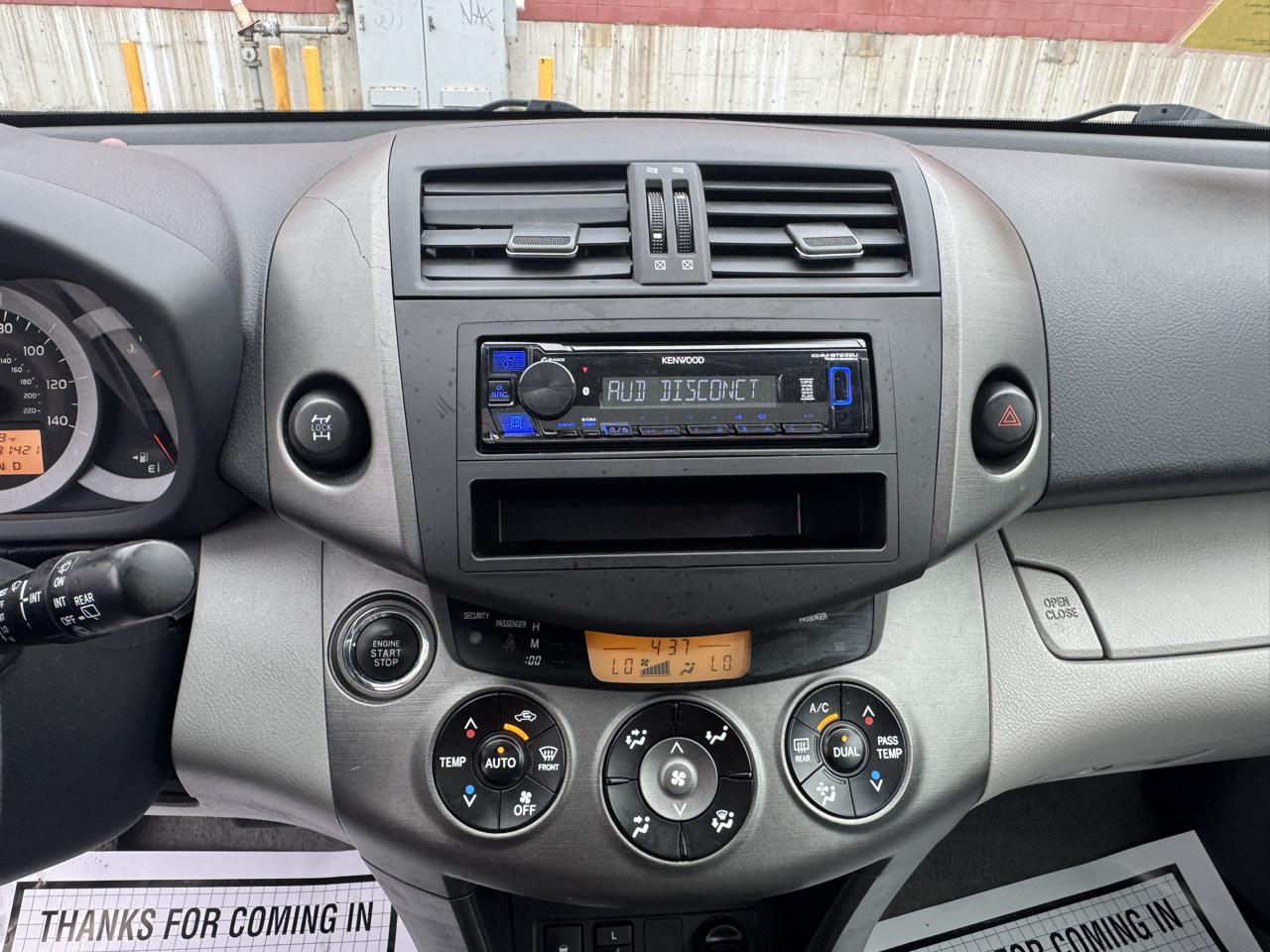 Toyota RAV4 4WD 4dr I4 Limited (Natl) 2012