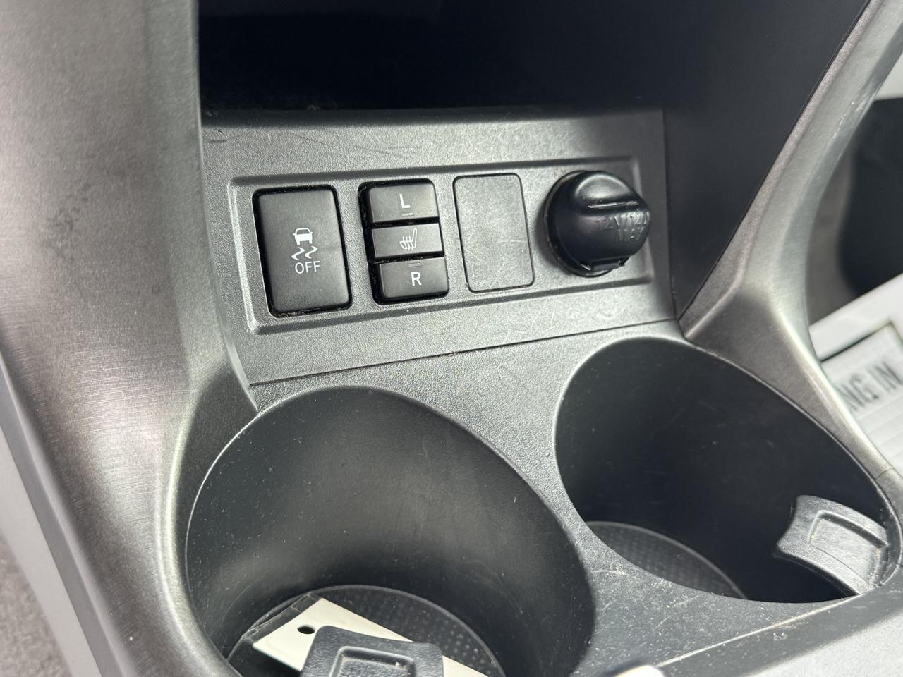 Toyota RAV4 4WD 4dr I4 Limited (Natl) 2012