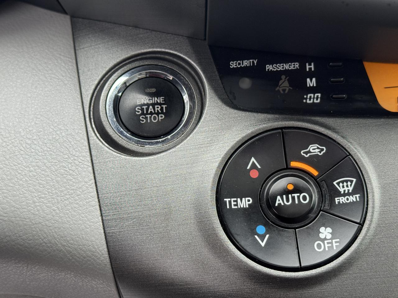 Toyota RAV4 4WD 4dr I4 Limited (Natl) 2012