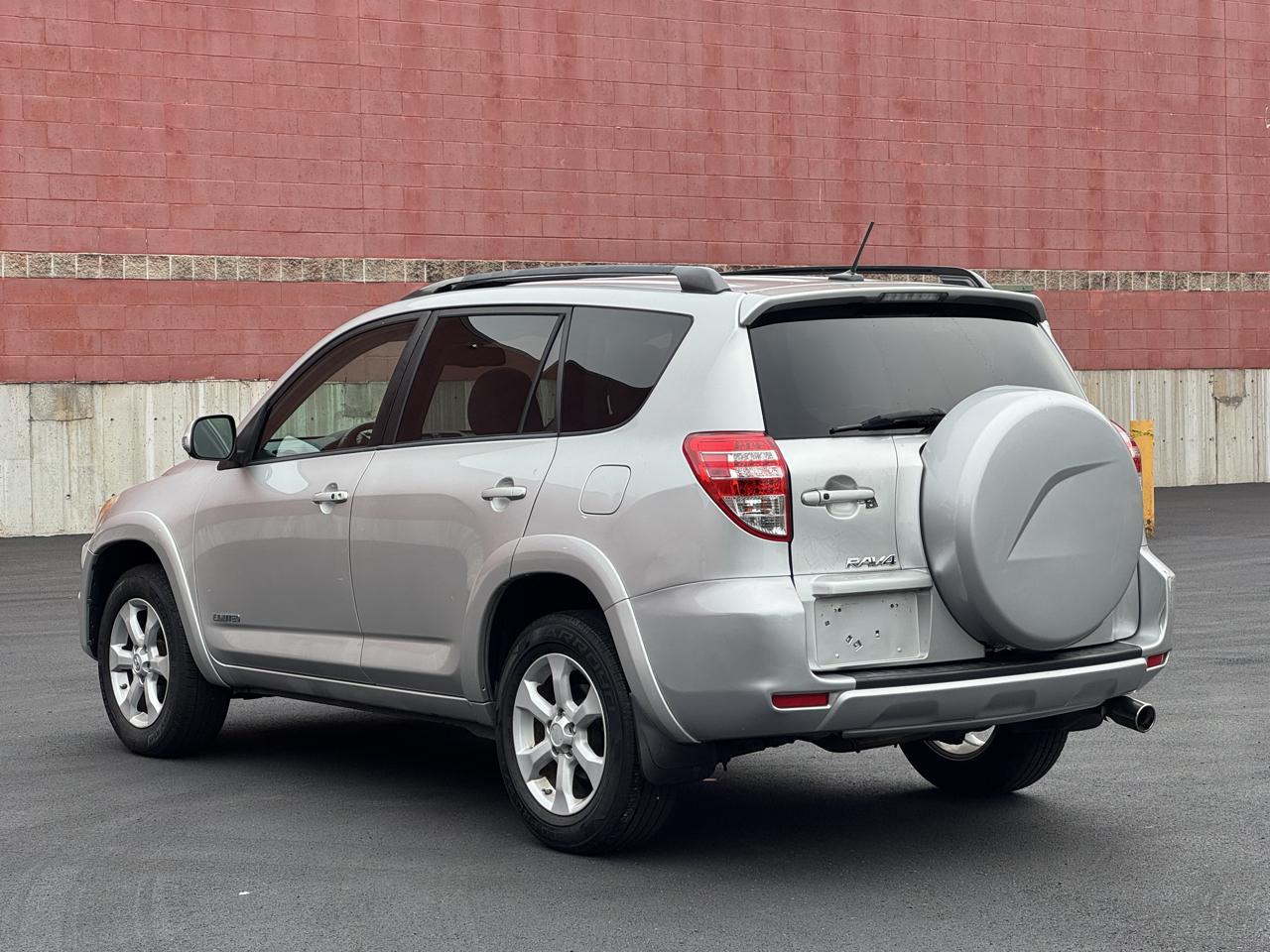Toyota RAV4 4WD 4dr I4 Limited (Natl) 2012