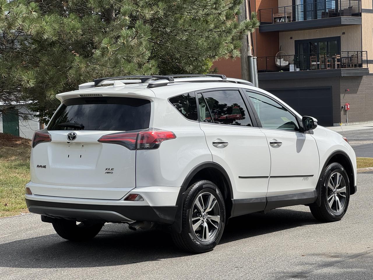Toyota RAV4  2018