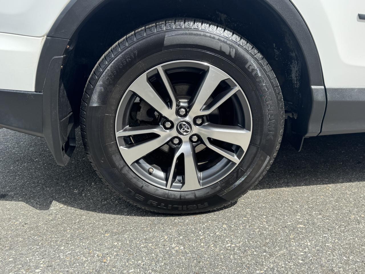 Toyota RAV4  2018
