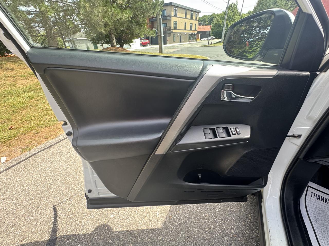 Toyota RAV4  2018