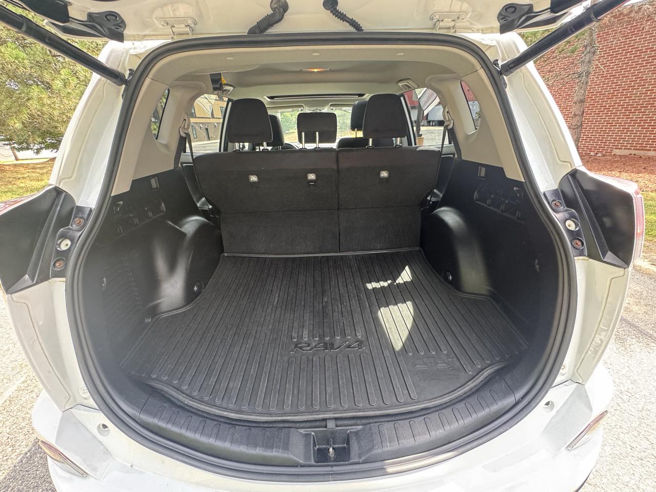 Toyota RAV4  2018