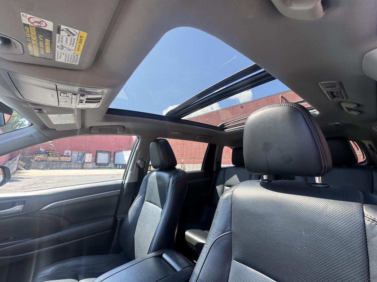 Toyota Highlander Limited Platinum V6 AWD (Natl) 2017