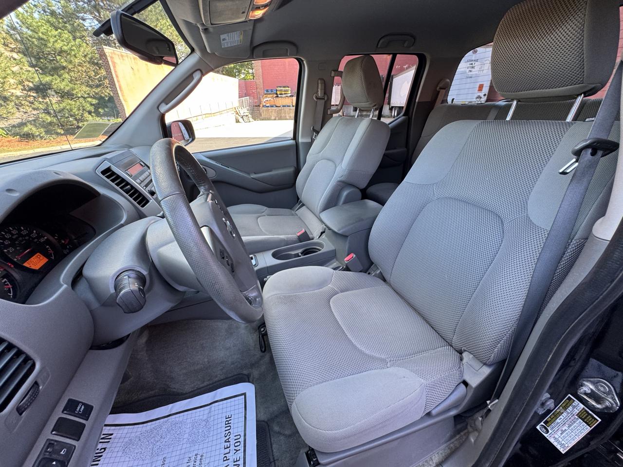 Nissan Frontier 4WD Crew Cab SWB Auto SV 2011