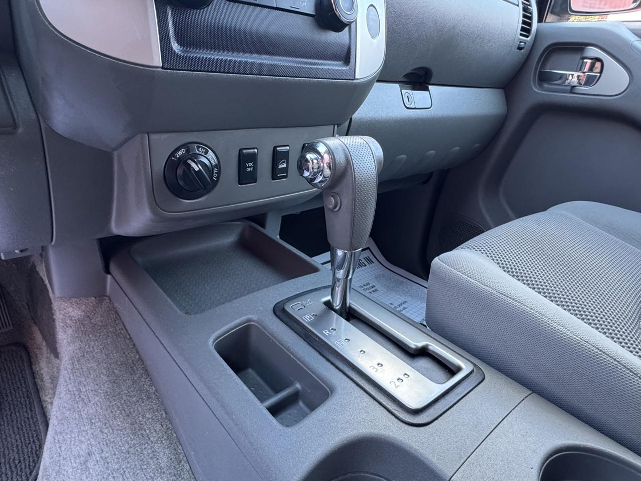Nissan Frontier 4WD Crew Cab SWB Auto SV 2011