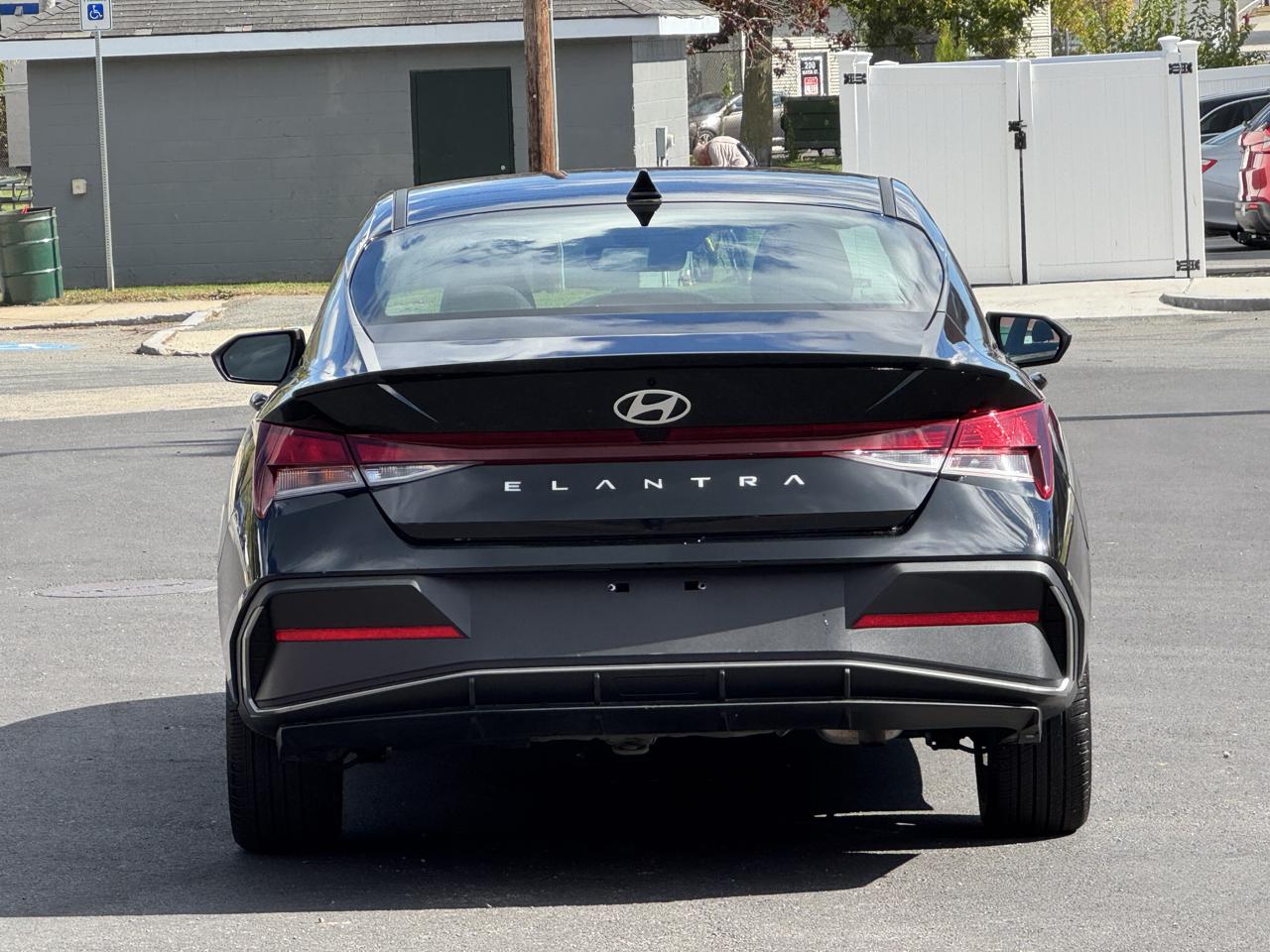 Hyundai Elantra SEL Sport IVT 2025