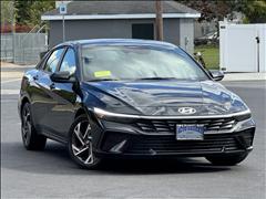 2025 Hyundai Elantra 
