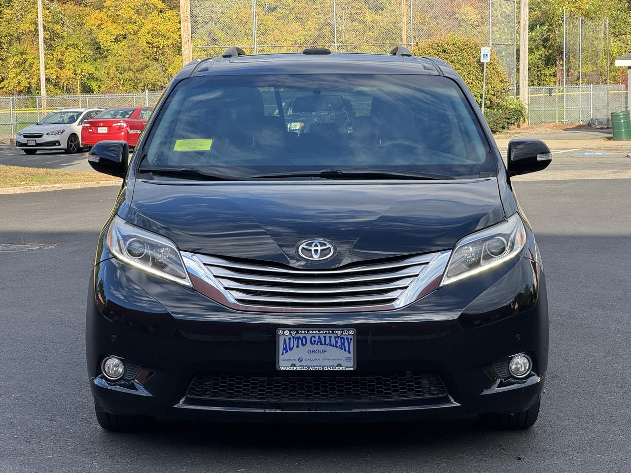 Toyota Sienna 5dr 7-Pass Van XLE Premium AWD (Natl) 2016