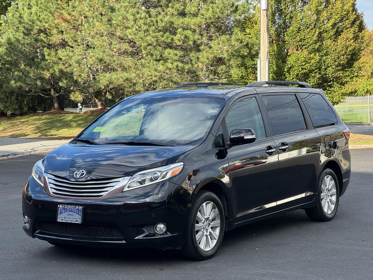 Toyota Sienna 5dr 7-Pass Van XLE Premium AWD (Natl) 2016