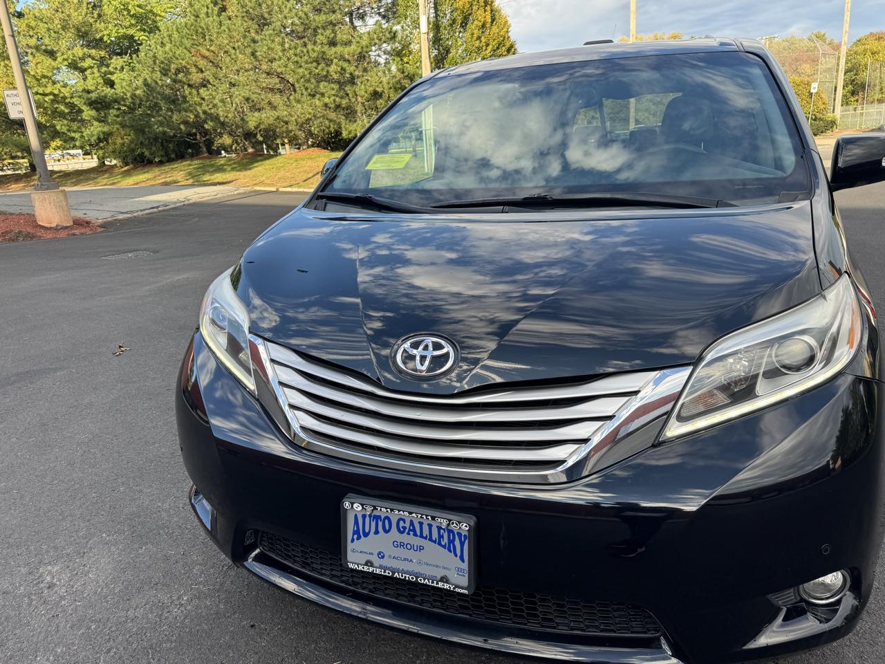 Toyota Sienna 5dr 7-Pass Van XLE Premium AWD (Natl) 2016
