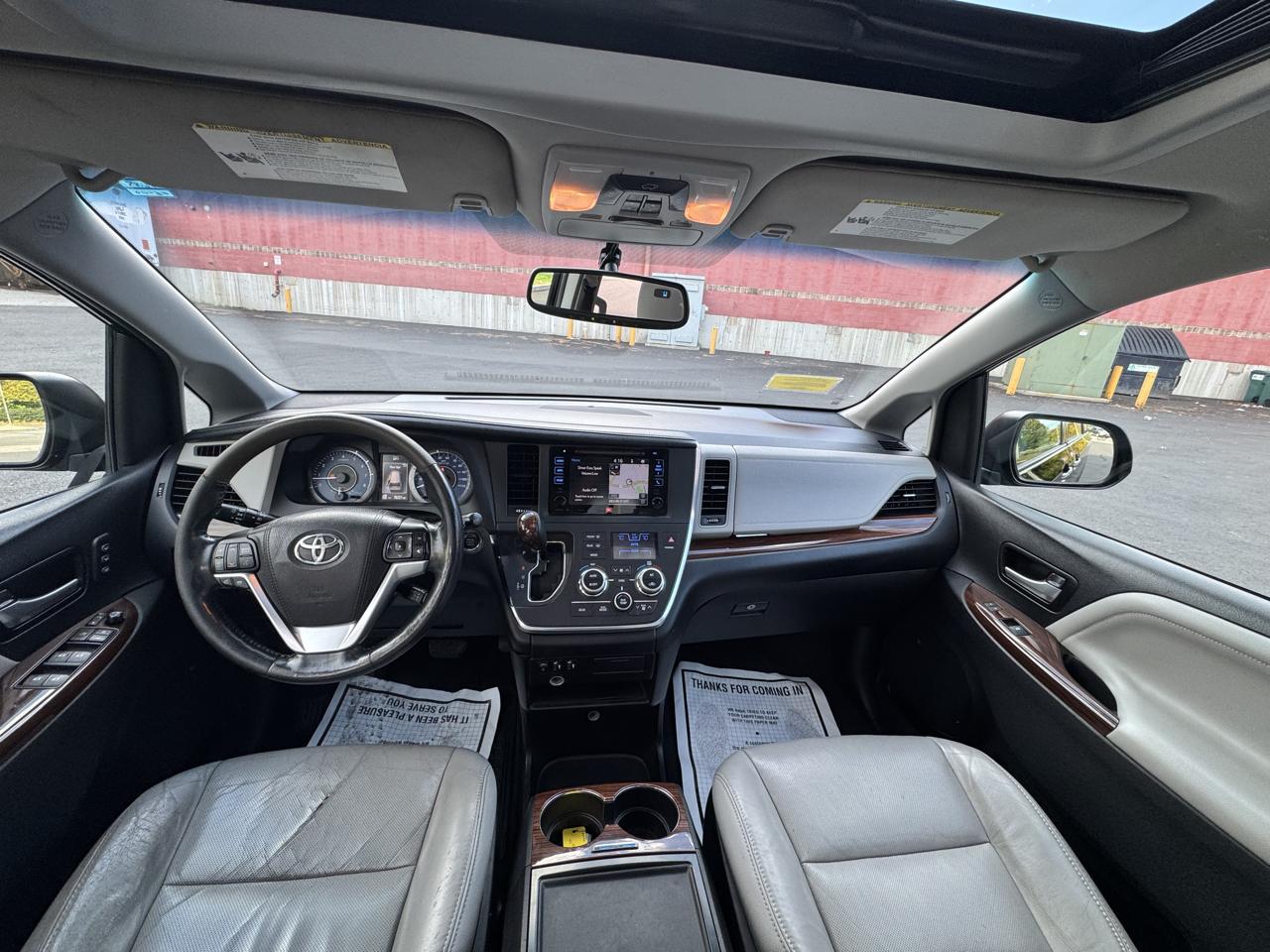 Toyota Sienna 5dr 7-Pass Van XLE Premium AWD (Natl) 2016