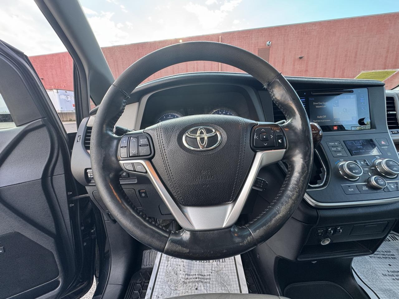 Toyota Sienna 5dr 7-Pass Van XLE Premium AWD (Natl) 2016