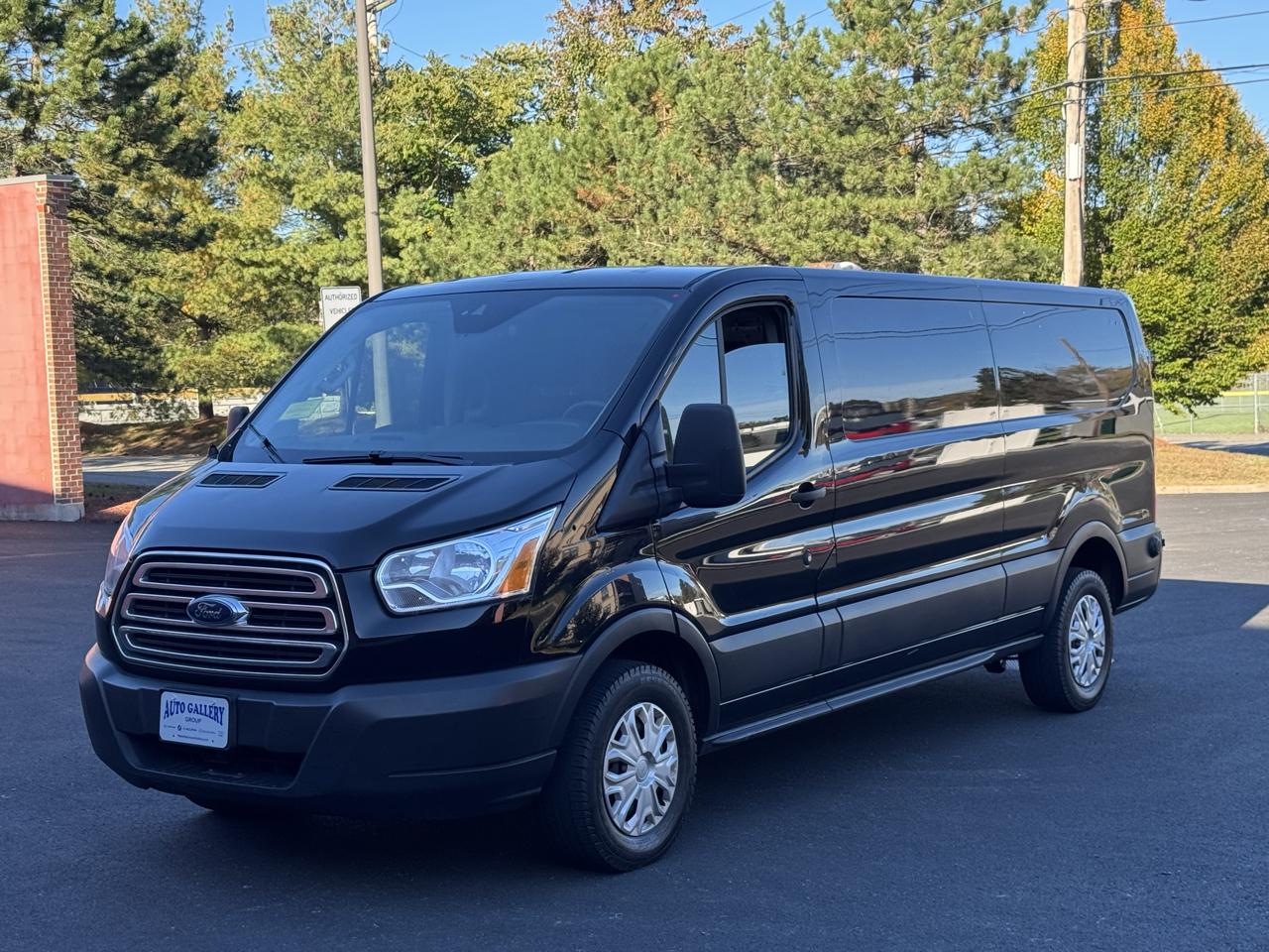 Ford Transit Van T-350 148" Low Rf 9500 GVWR Swing-Out RH Dr 2019