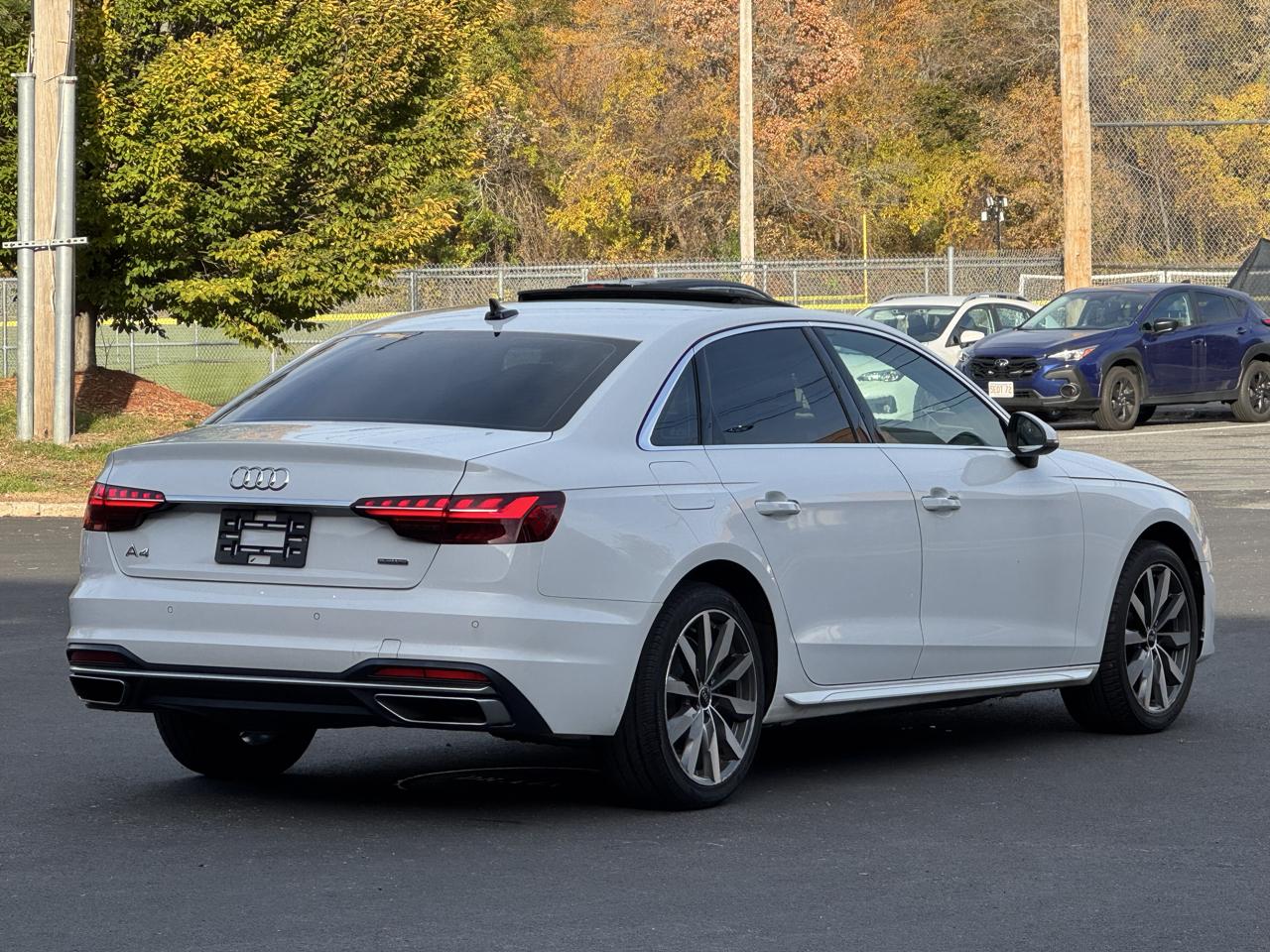 Audi A4 Sedan Premium 40 TFSI quattro 2021