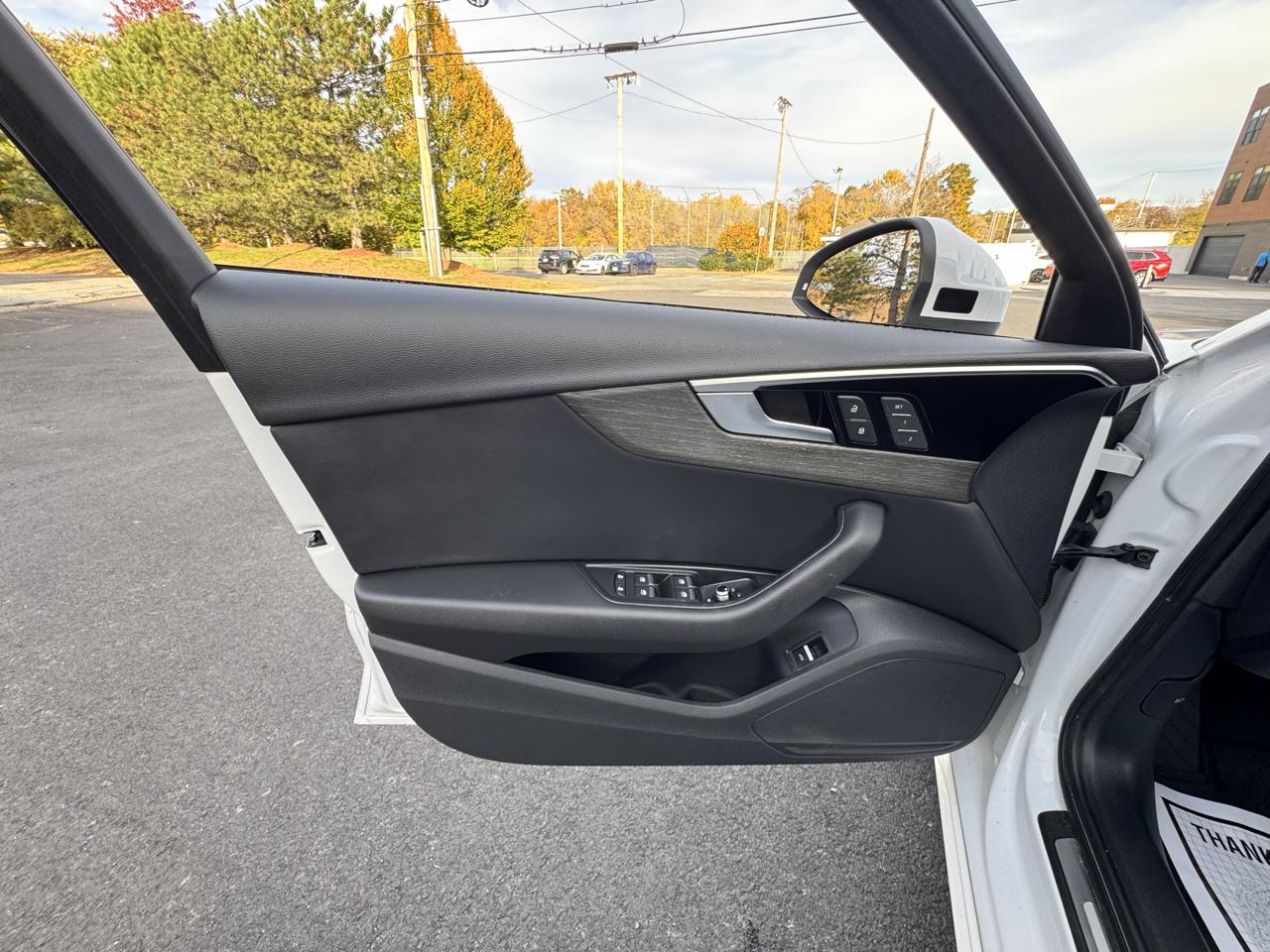 Audi A4 Sedan Premium 40 TFSI quattro 2021