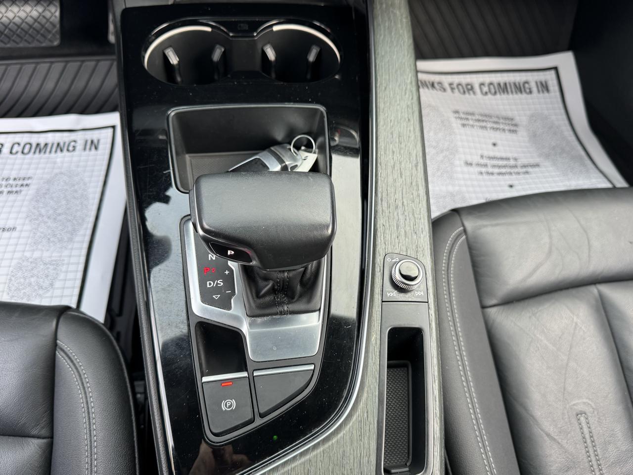 Audi A4 Sedan Premium 40 TFSI quattro 2021