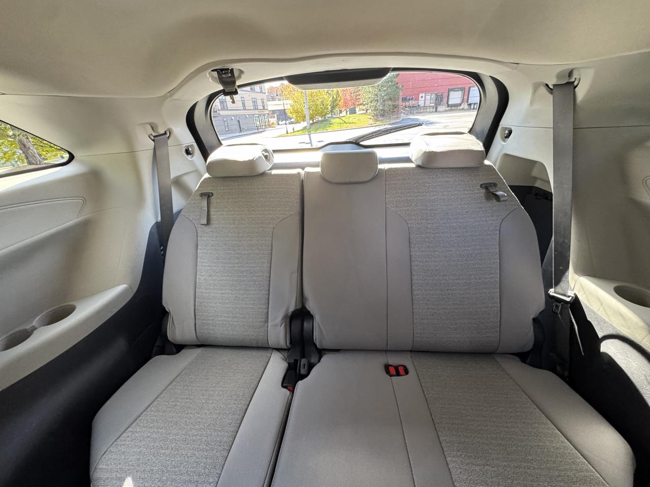 Toyota Sienna LE FWD 8-Passenger (Natl) 2023