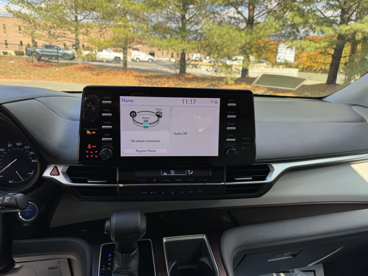 Toyota Sienna LE FWD 8-Passenger (Natl) 2023