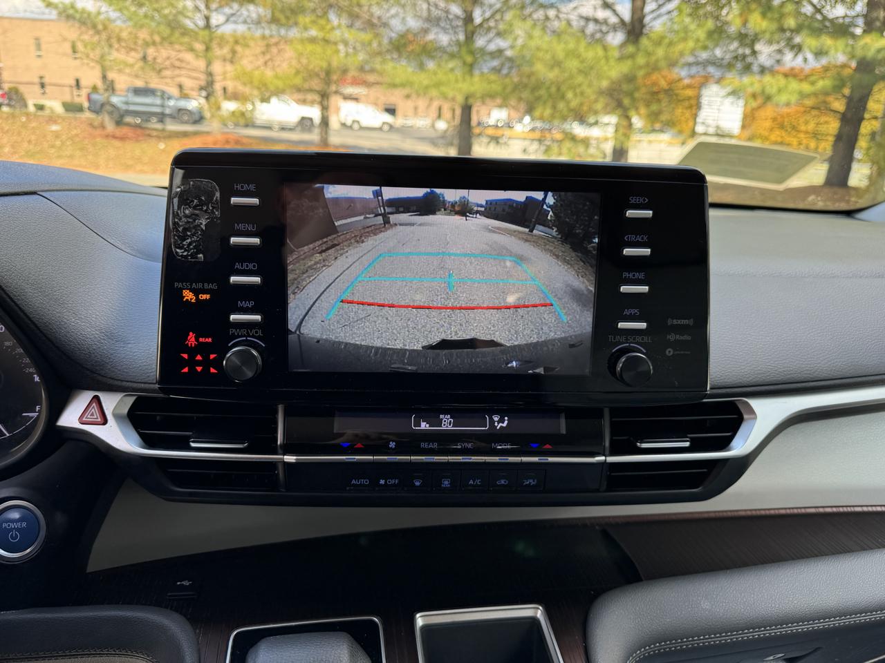 Toyota Sienna LE FWD 8-Passenger (Natl) 2023