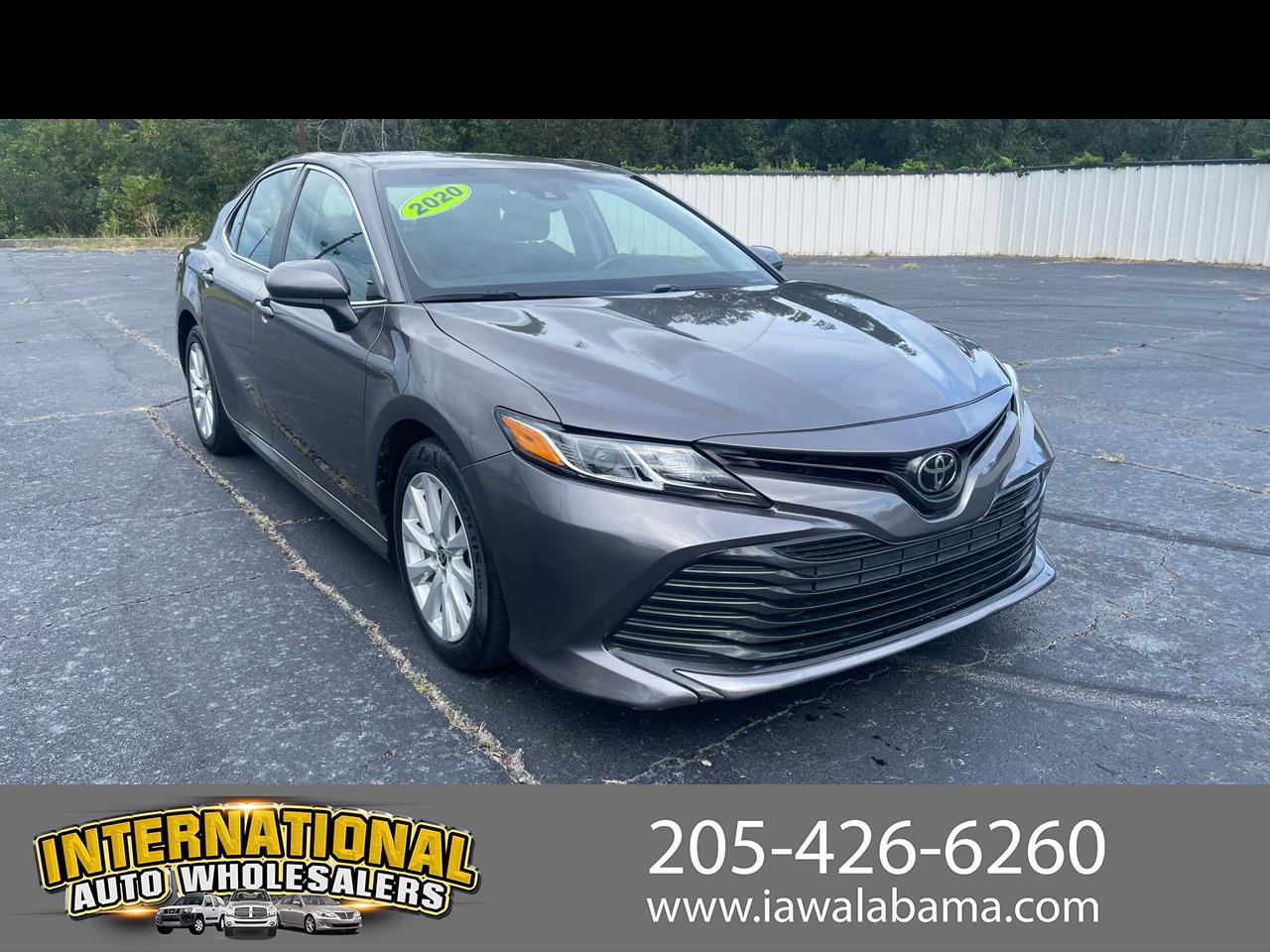 2020 Toyota Camry LE's photo