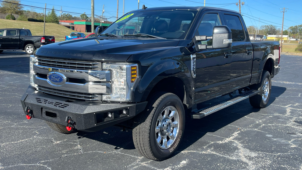 Ford F-250 SD Lariat Crew Cab 4WD 2019