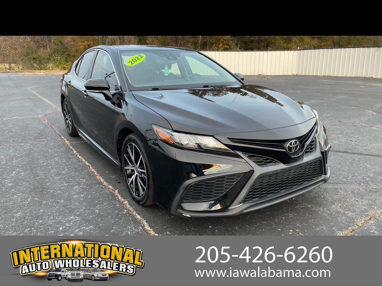 2022 Toyota Camry SE's photo