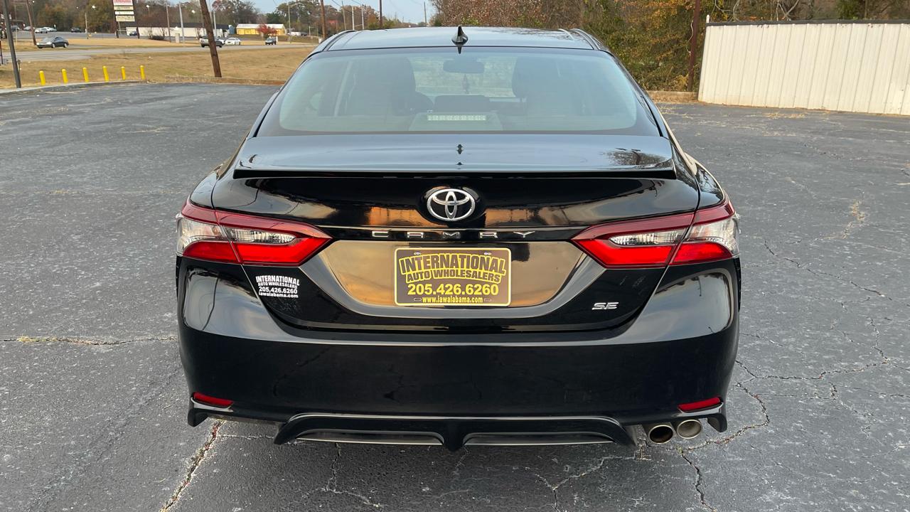 Toyota Camry SE 2022