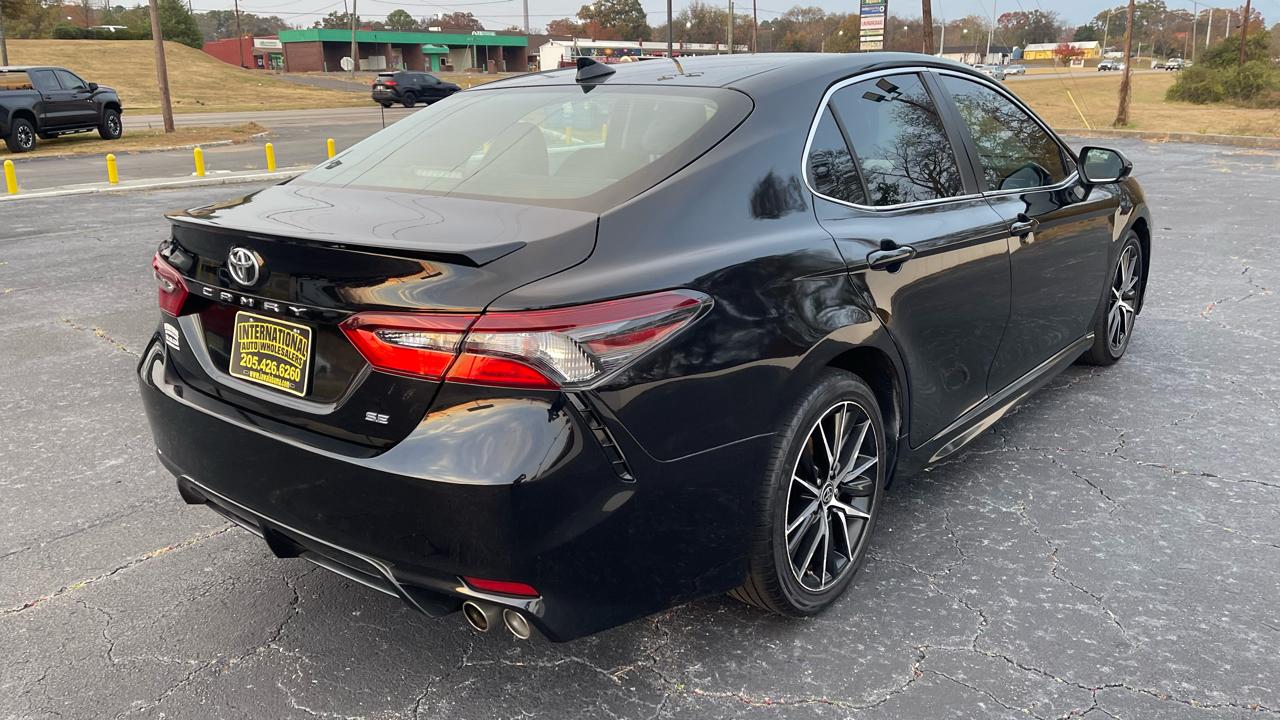 Toyota Camry SE 2022