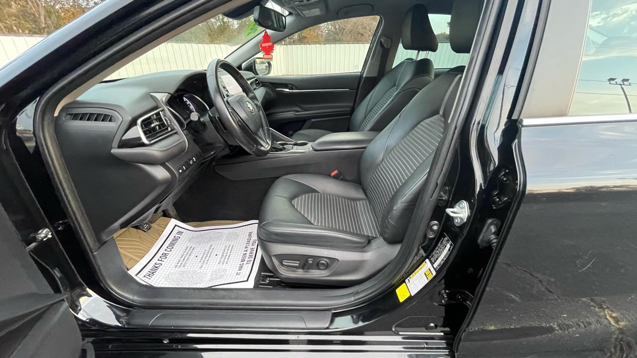 Toyota Camry SE 2022