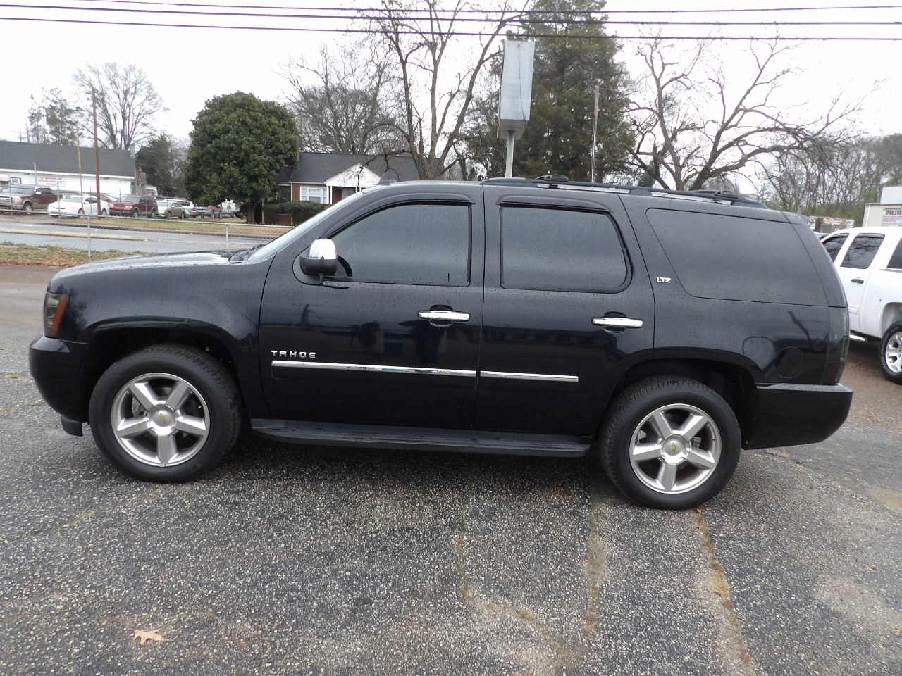 Chevrolet Tahoe LTZ 2WD 2011