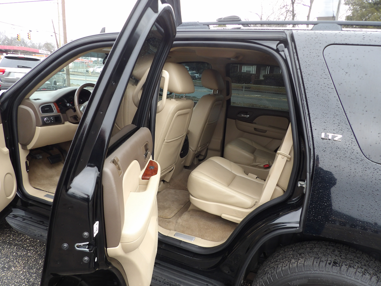 Chevrolet Tahoe LTZ 2WD 2011