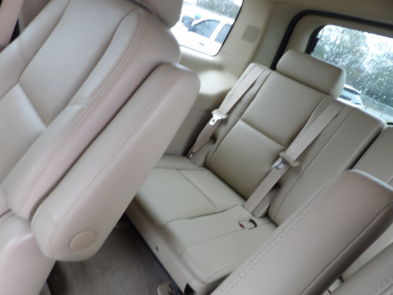 Chevrolet Tahoe LTZ 2WD 2011