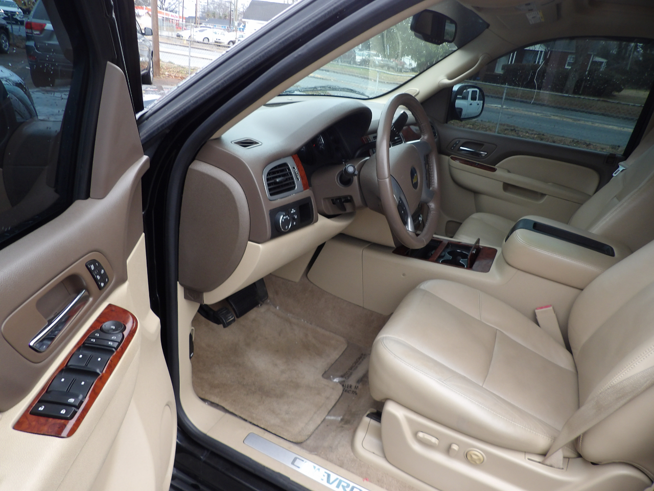 Chevrolet Tahoe LTZ 2WD 2011