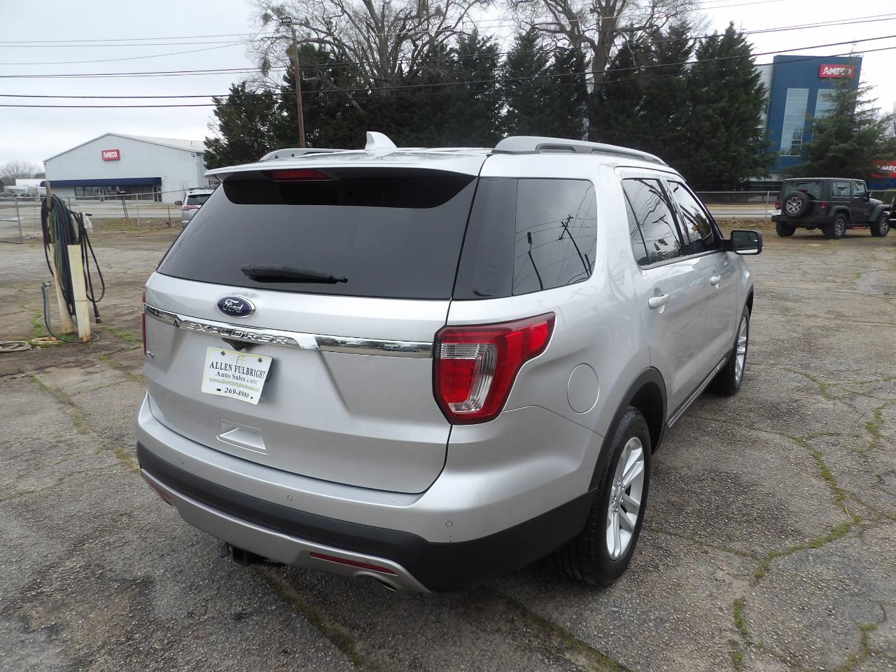 Ford Explorer XLT FWD 2017