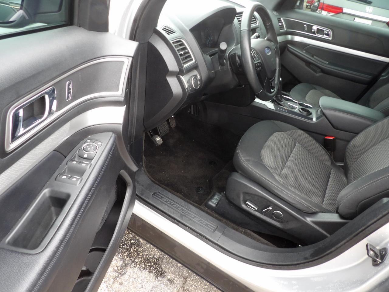 Ford Explorer XLT FWD 2017