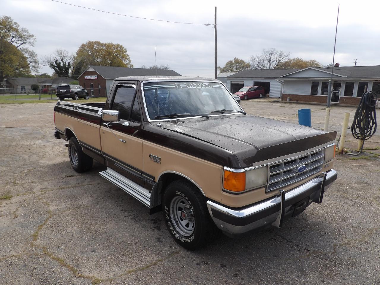 Ford F-150 S Reg. Cab Short Bed 2WD 1988