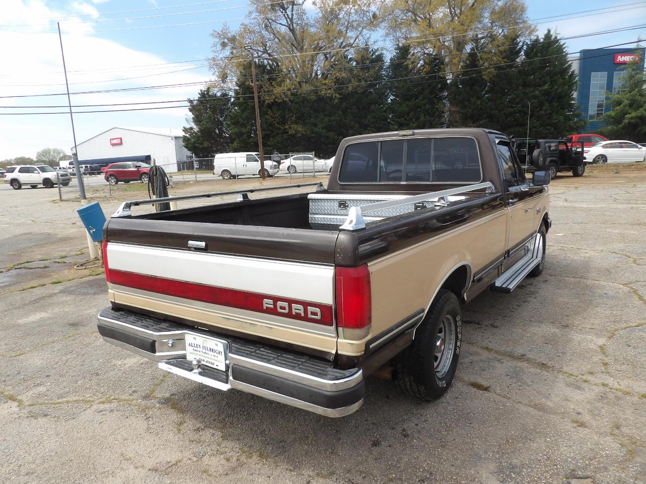 Ford F-150 S Reg. Cab Short Bed 2WD 1988