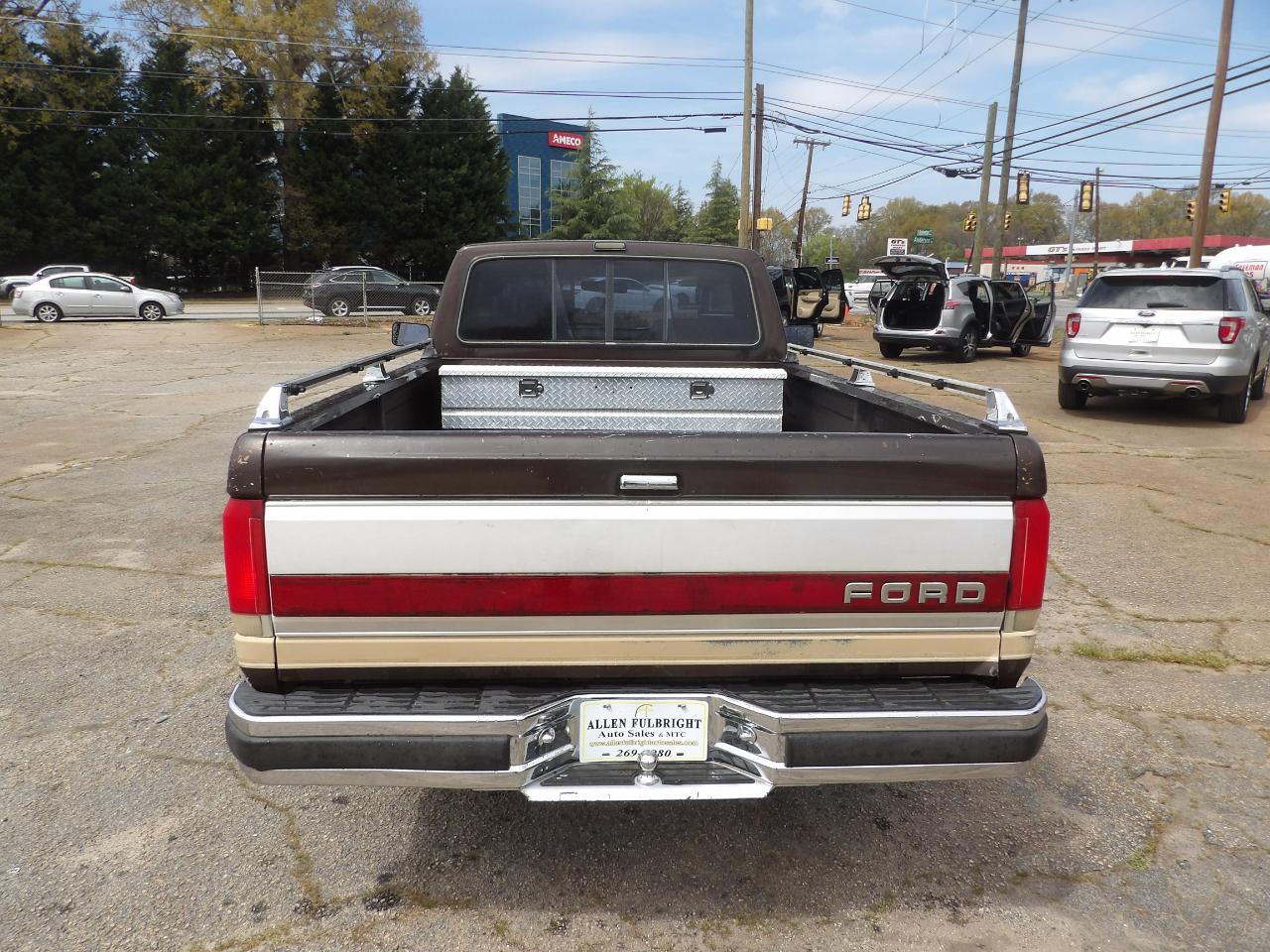 Ford F-150 S Reg. Cab Short Bed 2WD 1988